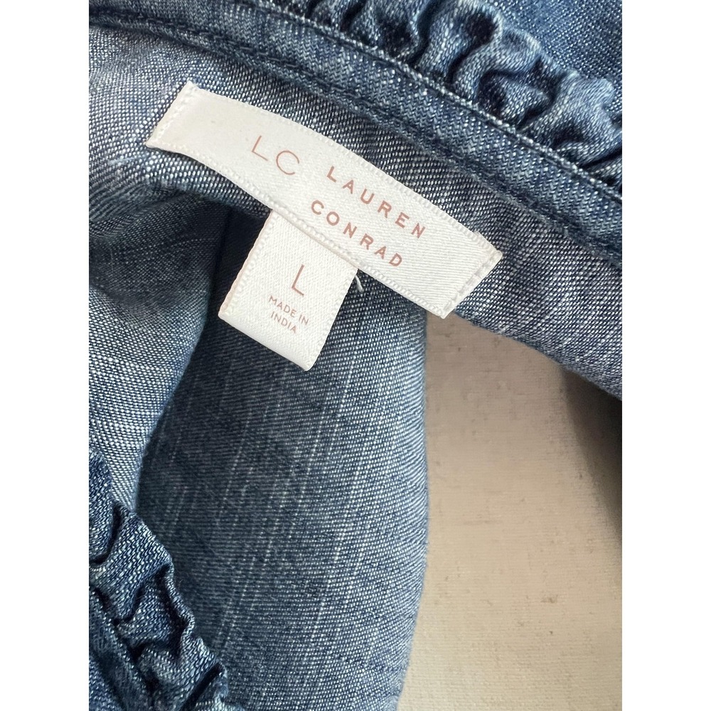 LC Lauren Conrad Top Womens Large Blue Chambray Flutter Sleeve Ruffle Boho - Picture 7 of 8